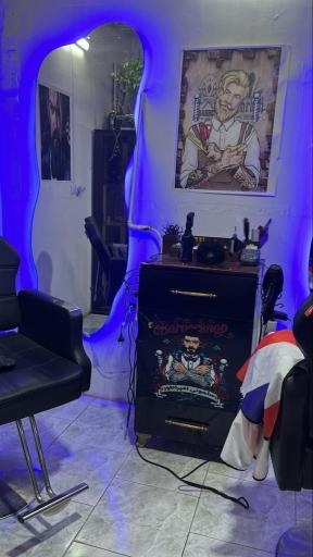 عکس آرایشگاه مردانه طاها