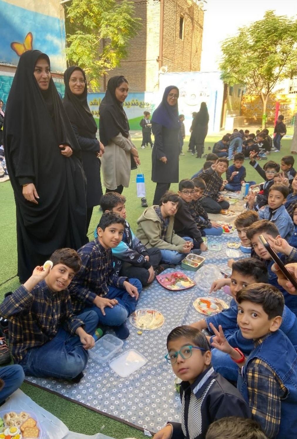 عکس پیش‌دبستان‌ و دبستان‌ غیردولتی‌ سما