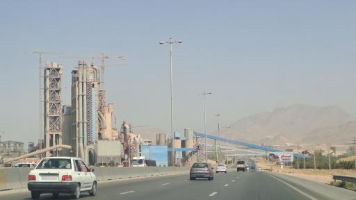 عکس کارخانه سیمان آبیک