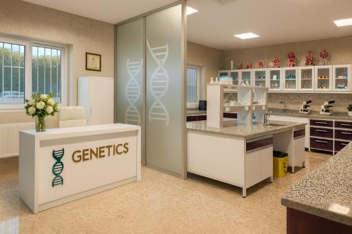 عکس آزمایشگاه مرکزی ژنوم دکتر فلاحی