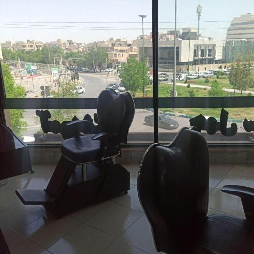 آموزشگاه آرایشگری مردانه چهل سی