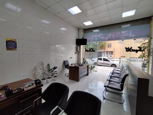 عکس دپارتمان بزرگ املاک کلاسیک