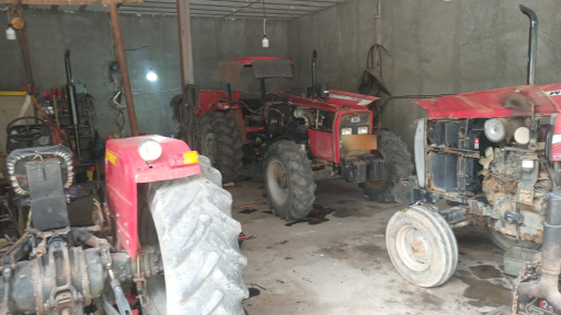 عکس تعمیرگاه تراکتور رضایی صداقت