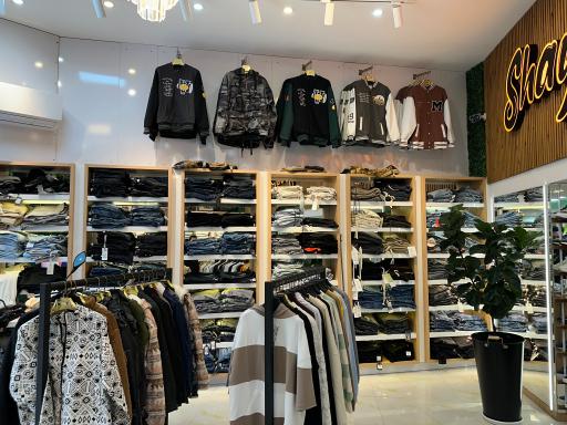 عکس فروشگاه لباس شاون کالکشن