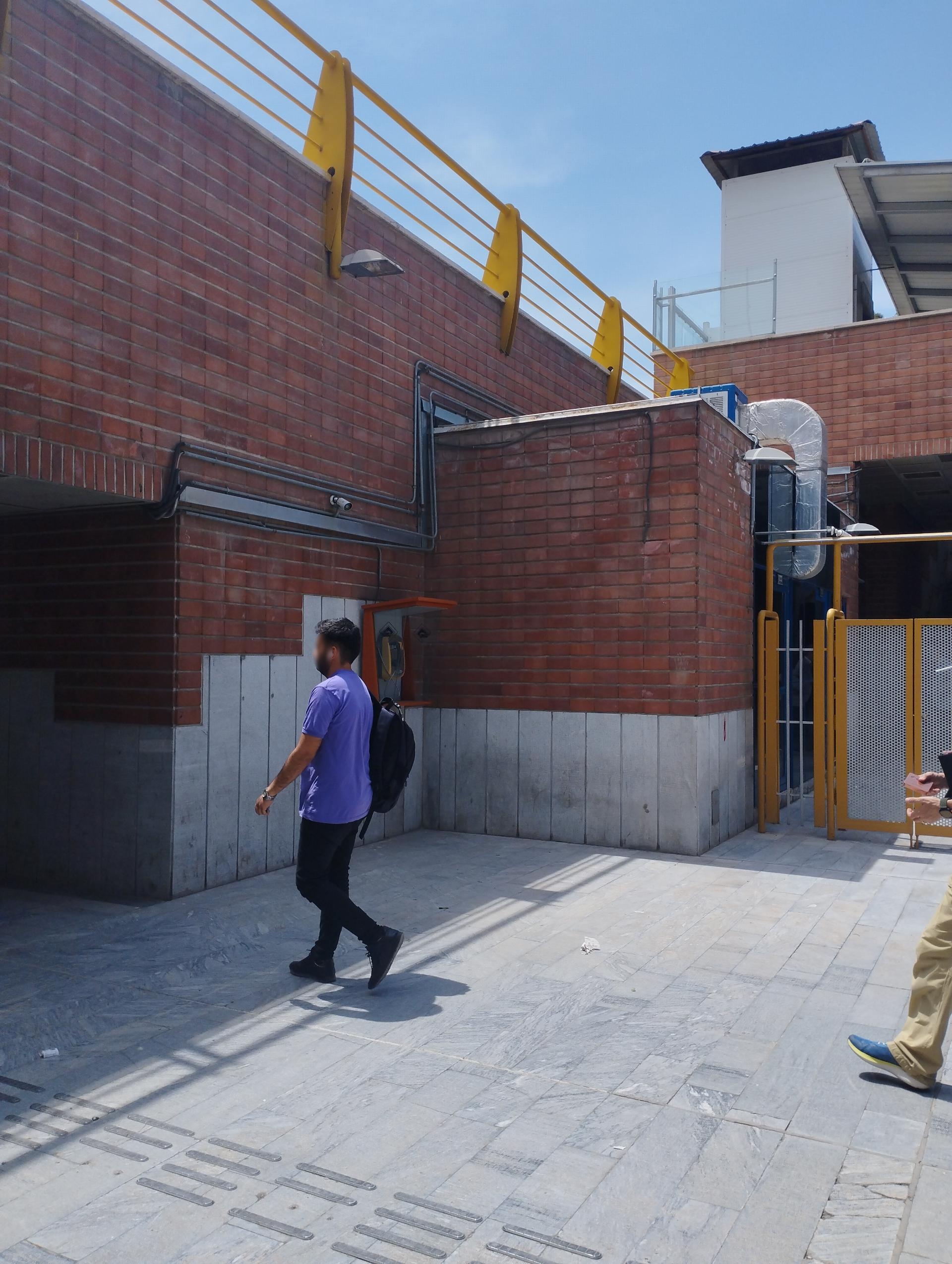 عکس تلفن عمومی