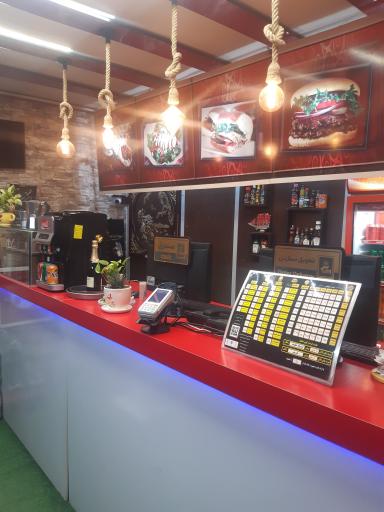 عکس پیتزا پانیذ شعبه میدان علیخانی