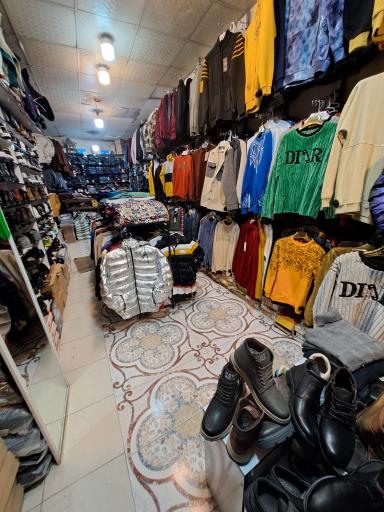 عکس پوشاک و کتانی آبیاری