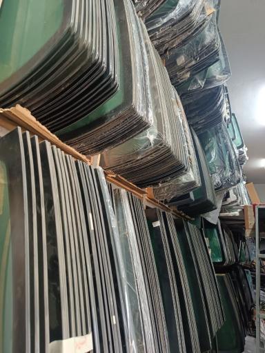 عکس شیشه اتومبیل داریوش (شعبه2)