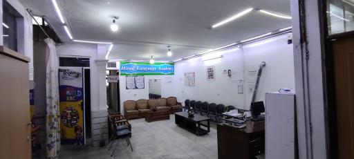 عکس آکادمی زبانهای خارجه هیراد