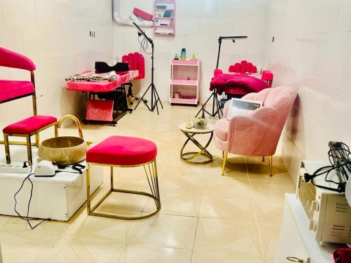 عکس سالن زیبایی شکوفه