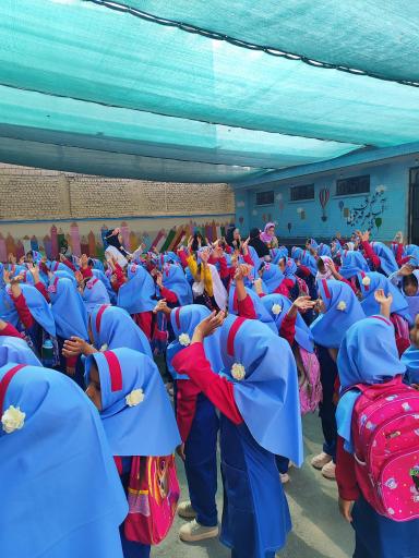 عکس دبستان دخترانه شهدای سیس آباد