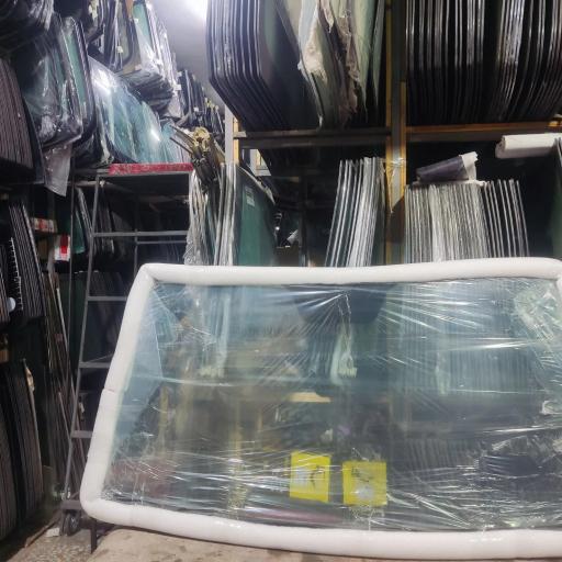 عکس شیشه اتومبیل داریوش (شعبه2)