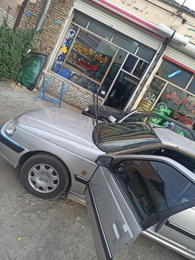 عکس شیشه اتومبیل امیر