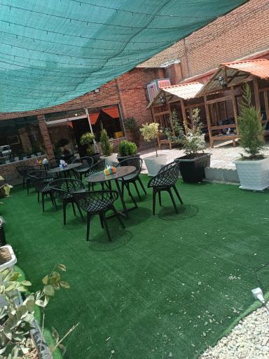 عکس سفره خانه سنتی برکه 