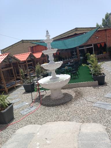 عکس سفره خانه سنتی برکه 