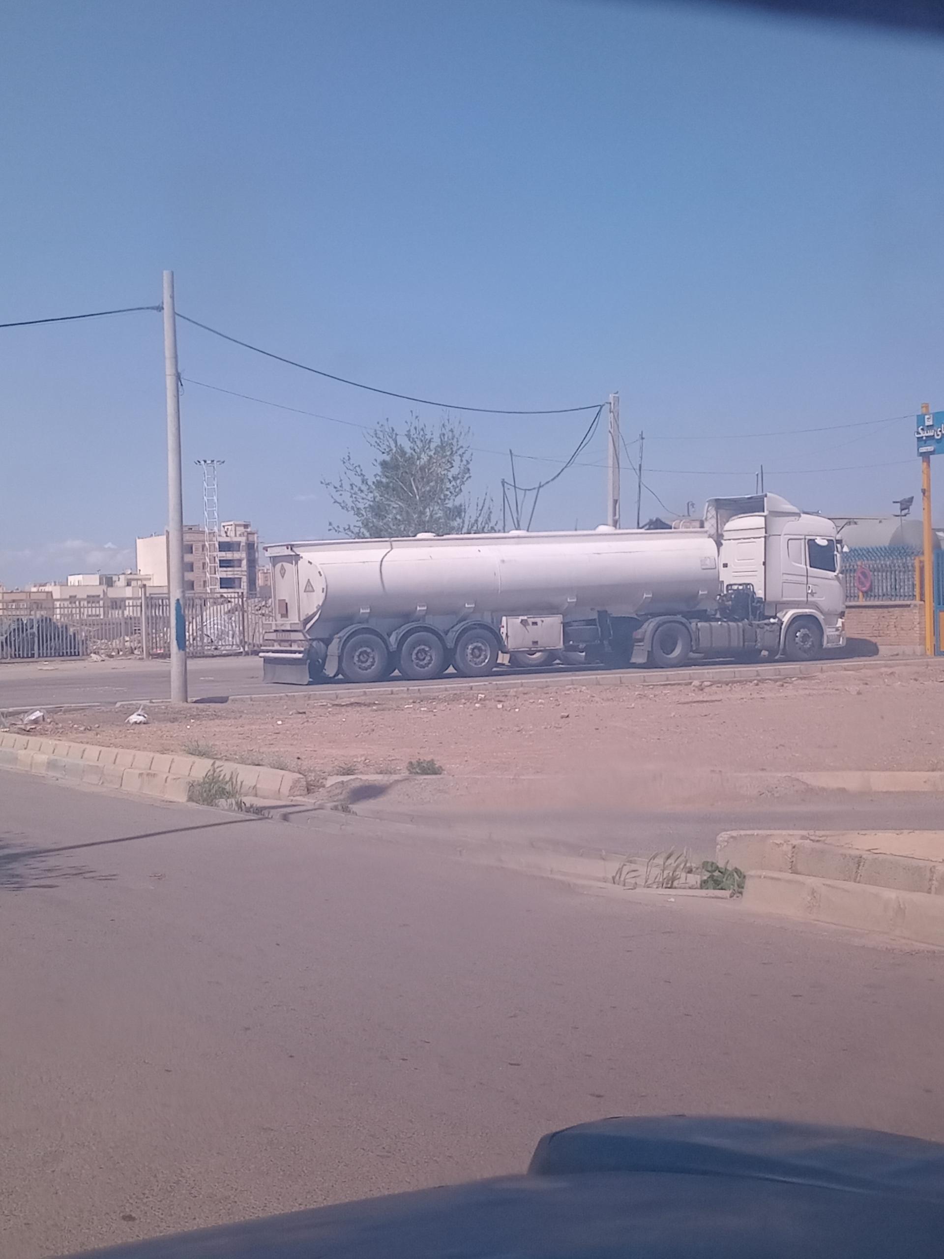 عکس پارکینگ خودرو سنگین