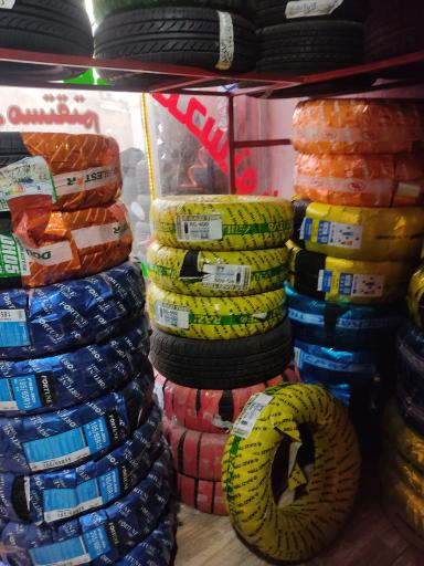 عکس خلیل تایر