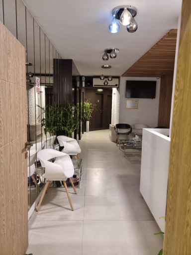 عکس کلینیک زیبایی و تناسب اندام آذین