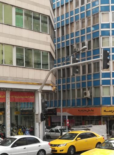 عکس فروشگاه موتورسیکلت عالی رو