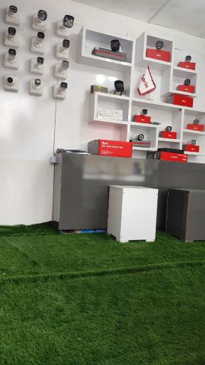 عکس فروشگاه لوازم الکتریکی و سیستم های امنیتی کیان