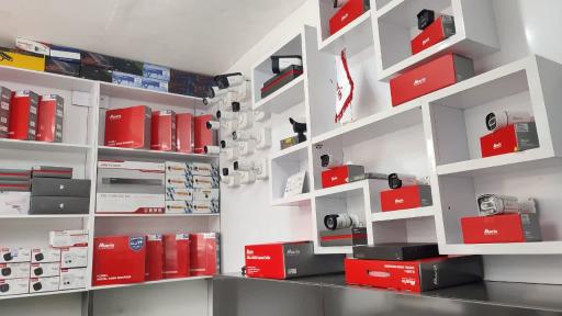 عکس فروشگاه لوازم الکتریکی و سیستم های امنیتی کیان