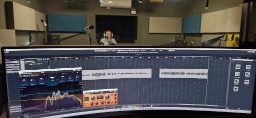 عکس استودیو صدا و موسیقی آنیل