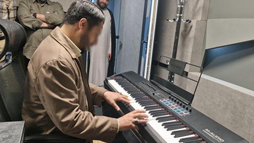 عکس استودیو صدا و موسیقی آنیل