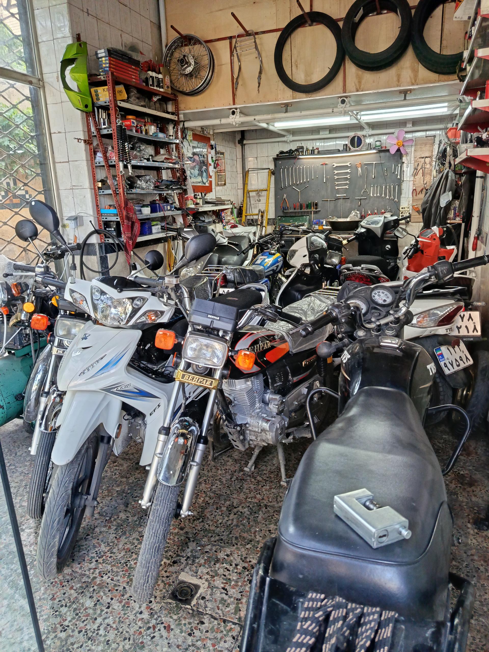 عکس تعمیرگاه موتور سیکلت امیری