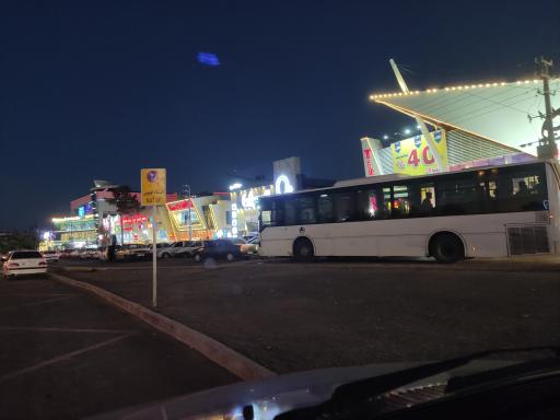 عکس ایستگاه اتوبوس برج همشهری