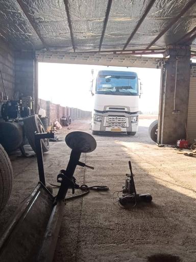 عکس خدمات تیوپلس و پنچرگیری کامیون و سواری