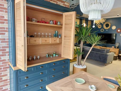 عکس شوروم کاستل