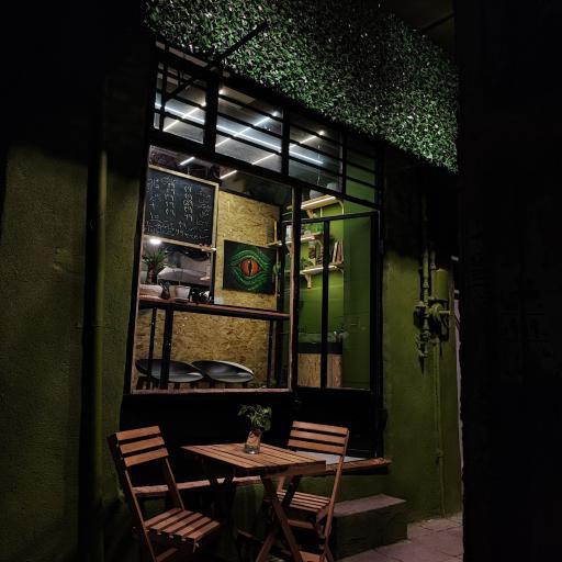 عکس کافه فست فود کروکودیل