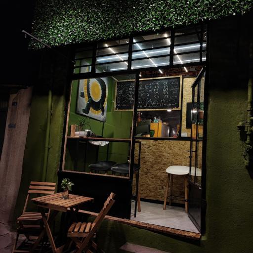 عکس کافه فست فود کروکودیل