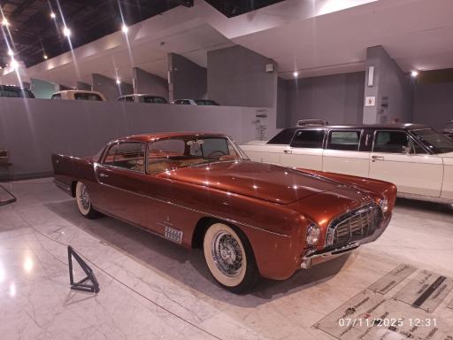 عکس موزه خودروهای تاریخی ایران