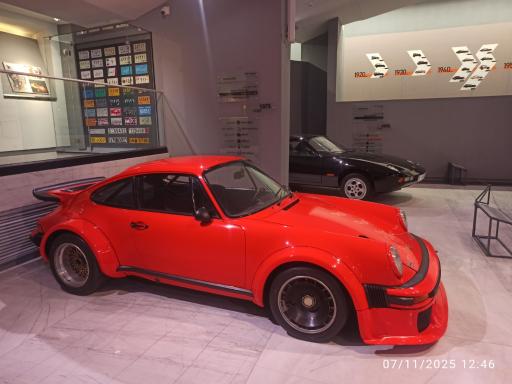 عکس موزه خودروهای تاریخی ایران