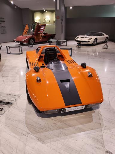 عکس موزه خودروهای تاریخی ایران