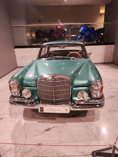 عکس موزه خودروهای تاریخی ایران