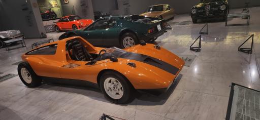 عکس موزه خودروهای تاریخی ایران