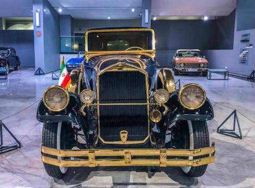 عکس موزه خودروهای تاریخی ایران