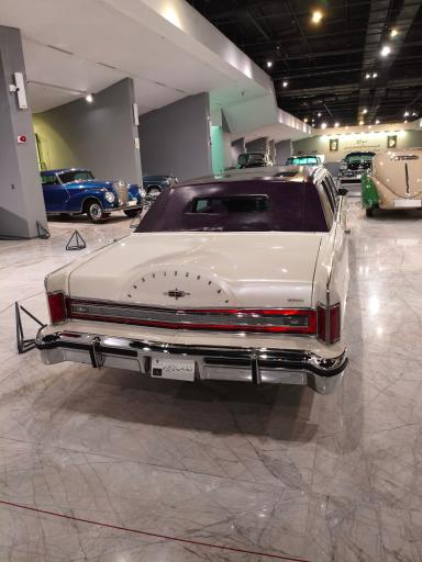 عکس موزه خودروهای تاریخی ایران