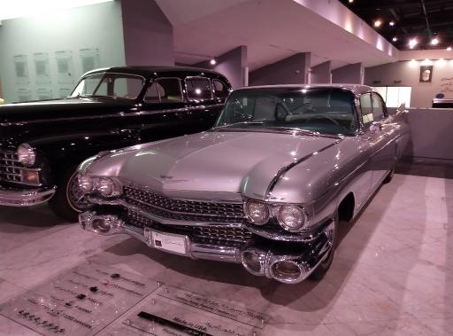 عکس موزه خودروهای تاریخی ایران