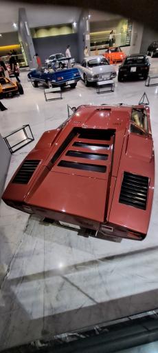 عکس موزه خودروهای تاریخی ایران