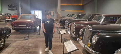 عکس موزه خودروهای تاریخی ایران