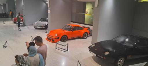 عکس موزه خودروهای تاریخی ایران