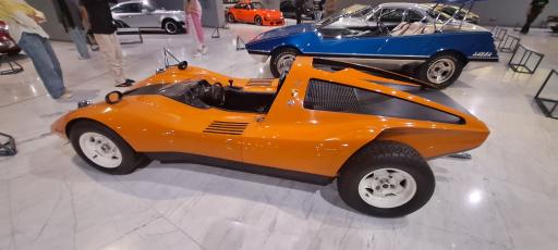 عکس موزه خودروهای تاریخی ایران