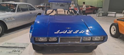 عکس موزه خودروهای تاریخی ایران