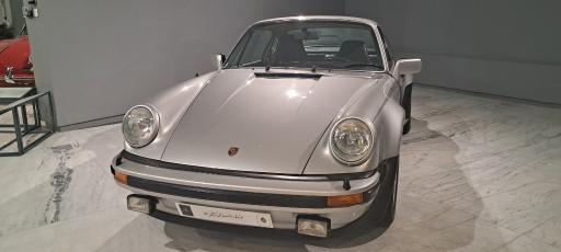 عکس موزه خودروهای تاریخی ایران