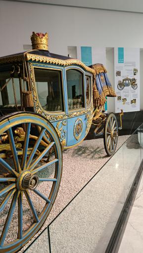 عکس موزه خودروهای تاریخی ایران