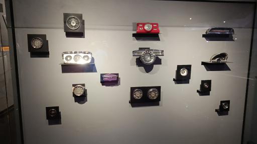 عکس موزه خودروهای تاریخی ایران