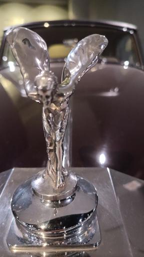 عکس موزه خودروهای تاریخی ایران